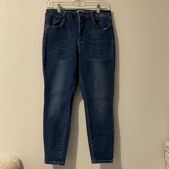 a1985-C3 - Rue 21 - Size 12 Woman Bottoms ~Jeans & Navy Blue - Picture 1 of 15